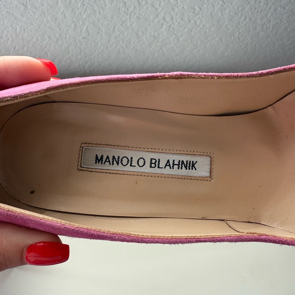 Manolo Blahnik BB90 Magenta Suede Pointed Toe Pumps sz: 6 1/2 - Picture 9 of 16